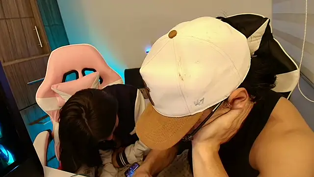 DesireLuxe online show from 10/24/25, 06:12