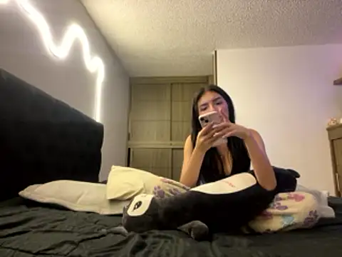 DesireLuxe online show from 01/13/26, 07:23