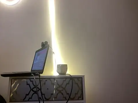 DesireLuxe online show from 02/03/26, 06:40