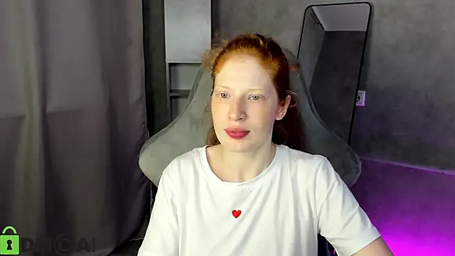 Snapshot of Sandra_Wi1son chatting on 09/18/25, 01:30 Sandra Wi1son online show from 09/18/25, 01:30