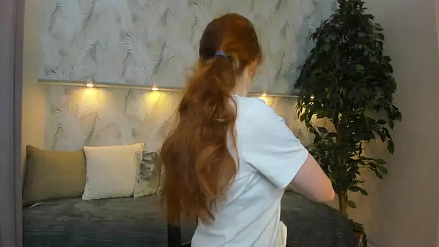 Sandra Wi1son online show from 11/18/25, 01:32