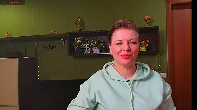 VeronikawGold online show from 04/15/26, 10:32