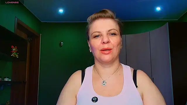 Snapshot of VeronikawGold chatting on 05/20/26, 06:49 VeronikawGold online show from 05/20/26, 06:49