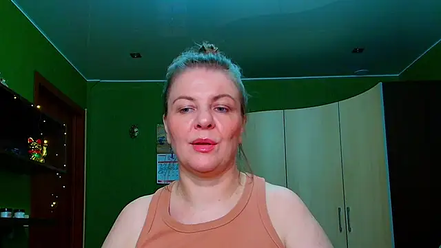 Snapshot of VeronikawGold chatting on 06/14/26, 07:26 VeronikawGold online show from 06/14/26, 07:26