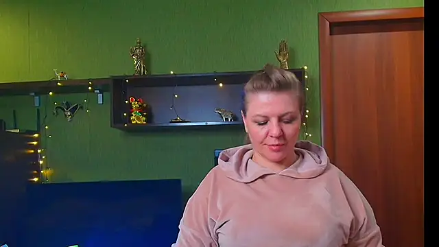 Snapshot of VeronikawGold chatting on 04/29/26, 07:53 VeronikawGold online show from 04/29/26, 07:53