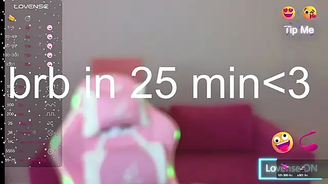 Snapshot of KristinMoore chatting on 03/19/25, 12:23 KristinMoore online show from 03/19/25, 12:23