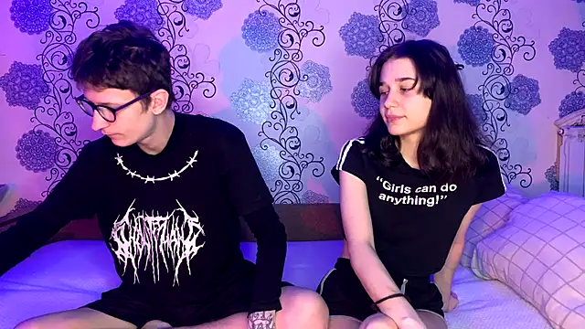 baby lesi online show from 11/17/25, 04:00