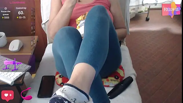 Snapshot of Sexyqueen_mature_ chatting on 02/27/25, 08:42 Sexyqueen mature online show from 02/27/25, 08:42
