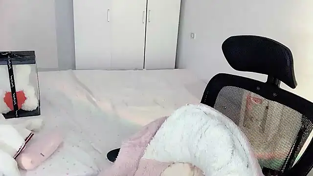 Annnnqi-77 online show from 10/23/25, 08:13