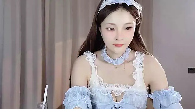 Snapshot of Annnnqi-77 chatting on 03/23/25, 06:47 Annnnqi-77 online show from 03/23/25, 06:47
