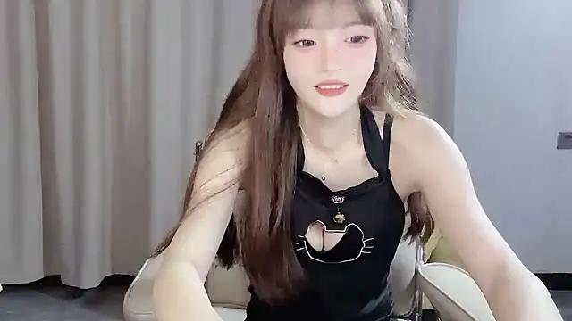 Snapshot of Annnnqi-77 chatting on 03/02/25, 09:32 Annnnqi-77 online show from 03/02/25, 09:32