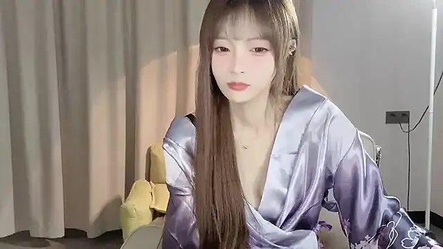 Snapshot of Annnnqi-77 chatting on 03/18/25, 11:00 Annnnqi-77 online show from 03/18/25, 11:00