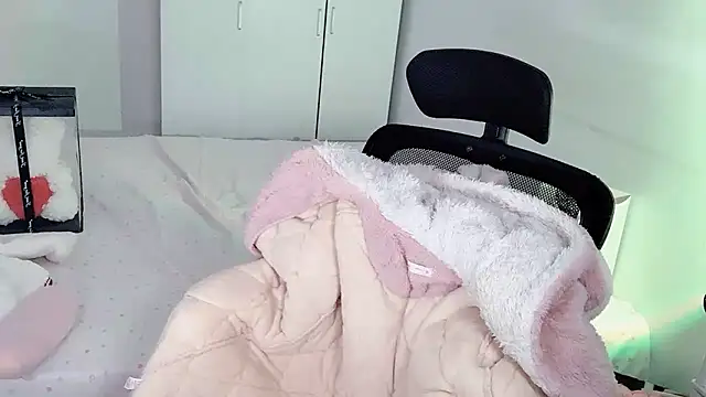 Annnnqi-77 online show from 10/25/25, 07:29