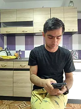 andreiiiii2025 online show from 03/18/25, 07:22