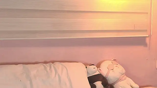 Snapshot of emily_sweett24 chatting on 11/06/25, 11:58 emily sweett24 online show from 11/06/25, 11:58