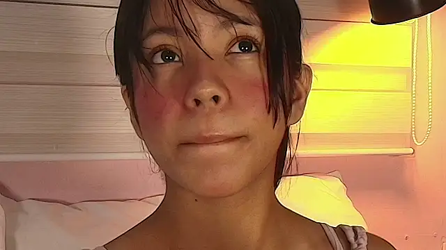 Snapshot of emily_sweett24 chatting on 10/06/25, 12:28 emily sweett24 online show from 10/06/25, 12:28