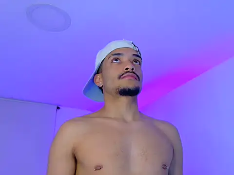 eross chipre  online show from 11/21/25, 10:42