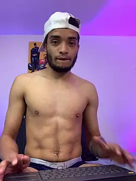 Snapshot of eross_chipre_ chatting on 03/22/25, 04:24 eross chipre online show from 03/22/25, 04:24