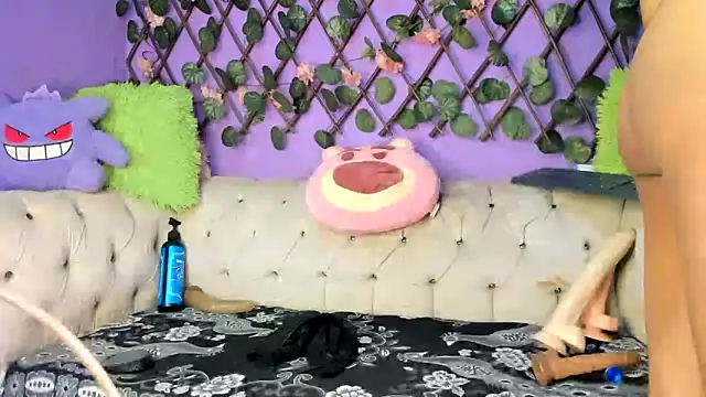 amydelahozgomez online show from 09/19/25, 05:11