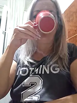 Snapshot of LadyTouch chatting on 04/06/26, 07:15 LadyTouch online show from 04/06/26, 07:15