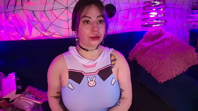 Snapshot of missa_motato chatting on 12/19/25, 11:12 missa motato online show from 12/19/25, 11:12