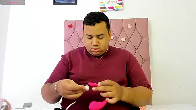 MICHAEL AND SHARON online show from 09/27/25, 03:45