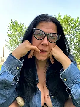 LadydeSade online show from 04/17/26, 12:52