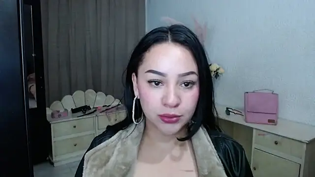 Snapshot of EngelCristaly chatting on 11/09/25, 04:49 EngelCristaly online show from 11/09/25, 04:49