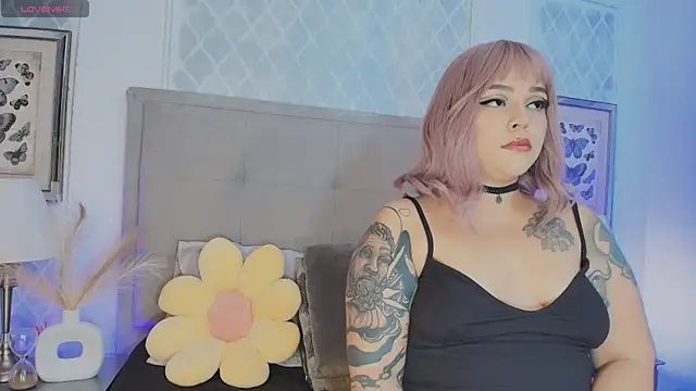 Carlaguzman  online show from 11/24/25, 02:39