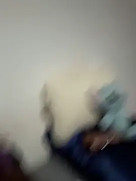 lola  med online show from 10/11/25, 03:02