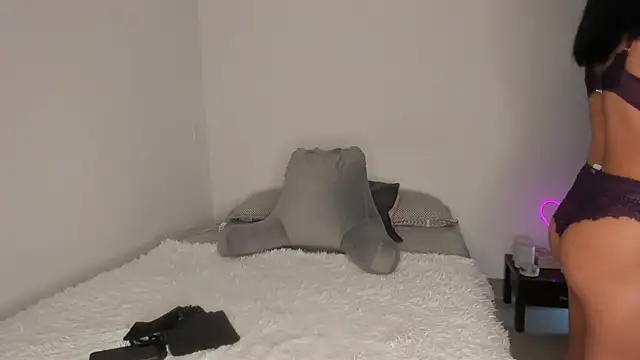 Snapshot of _lucianapalmer chatting on 09/09/25, 12:58 lucianapalmer online show from 09/09/25, 12:58