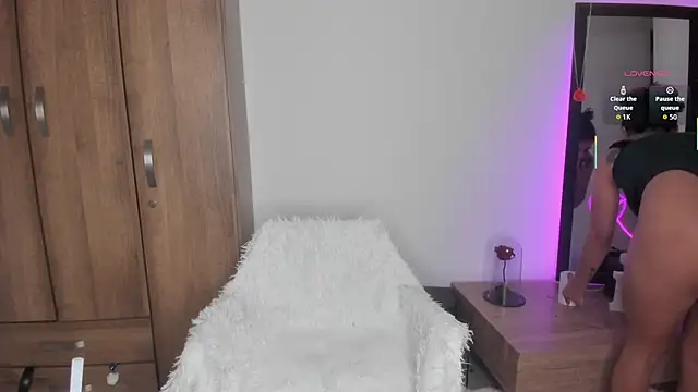 Snapshot of _lucianapalmer chatting on 10/07/25, 12:17 lucianapalmer online show from 10/07/25, 12:17