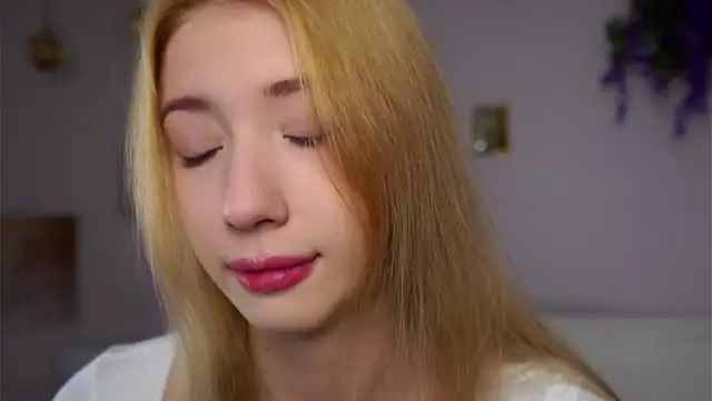 SunnivaCovil online show from 12/18/25, 02:43