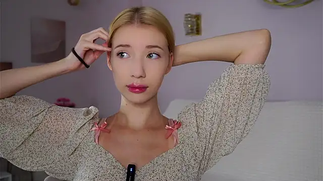 SunnivaCovil online show from 11/23/25, 02:38