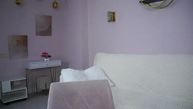 SunnivaCovil online show from 11/12/25, 04:00