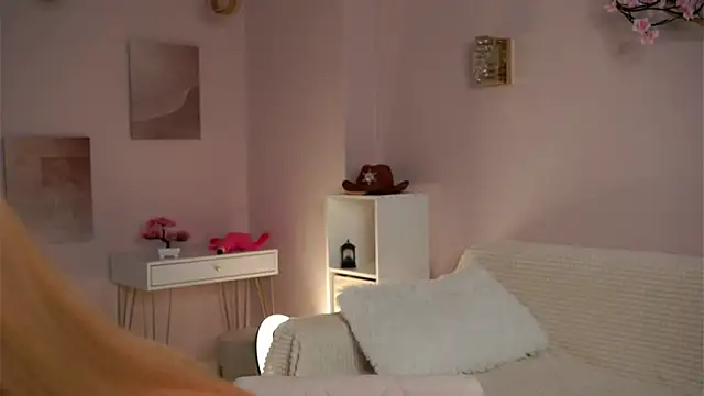 SunnivaCovil online show from 04/05/26, 02:35