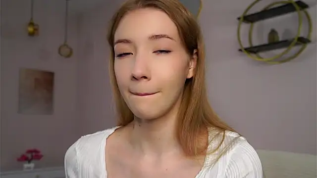 SunnivaCovil online show from 09/19/25, 02:43