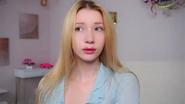SunnivaCovil online show from 03/04/26, 03:09
