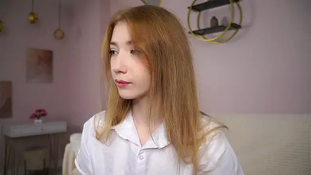 SunnivaCovil online show from 09/28/25, 01:40