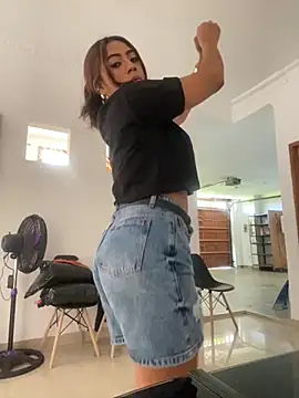 zoe mount online show from 10/02/25, 06:11