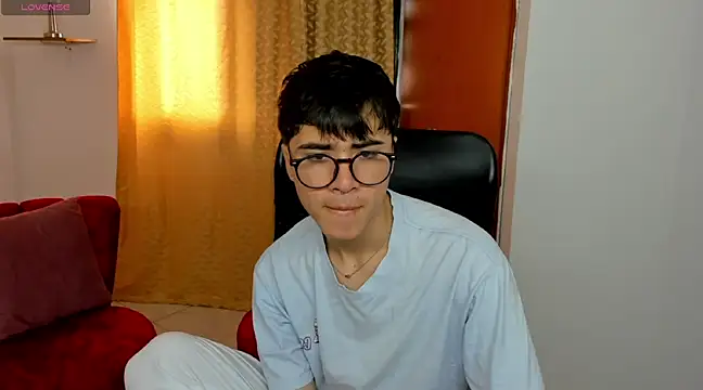 Snapshot of liam_orion chatting on 02/26/25, 06:48 liam orion online show from 02/26/25, 06:48