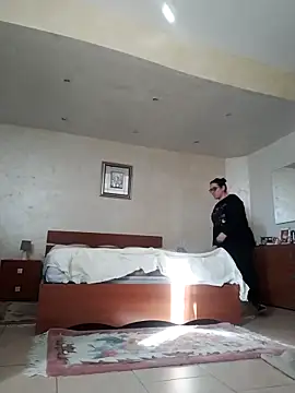 Dolcecurvy online show from 12/15/25, 09:59