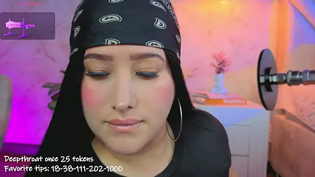Snapshot of Leaa_Cox chatting on 06/23/26, 08:51 Leaa Cox online show from 06/23/26, 08:51