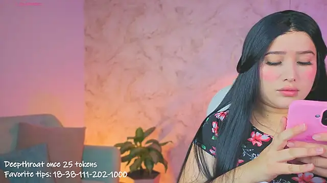Snapshot of Leaa_Cox chatting on 06/25/26, 08:14 Leaa Cox online show from 06/25/26, 08:14
