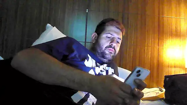 Snapshot of kinkyfag94 chatting on 01/13/26, 09:24 kinkyfag94 online show from 01/13/26, 09:24