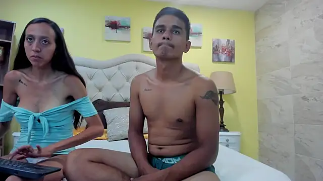 Snapshot of emily_x_charly chatting on 03/15/25, 06:54 emily x charly online show from 03/15/25, 06:54