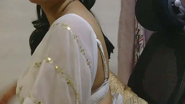 Snapshot of MilkyQueen69 chatting on 02/10/26, 05:12 MilkyQueen69 online show from 02/10/26, 05:12