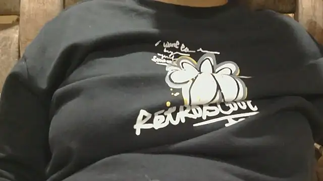 Snapshot of MilkyQueen69 chatting on 02/13/26, 05:46 MilkyQueen69 online show from 02/13/26, 05:46