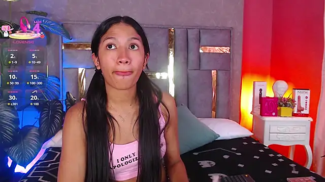 Snapshot of Tyla_Ks chatting on 12/02/25, 08:54 Tyla Ks online show from 12/02/25, 08:54