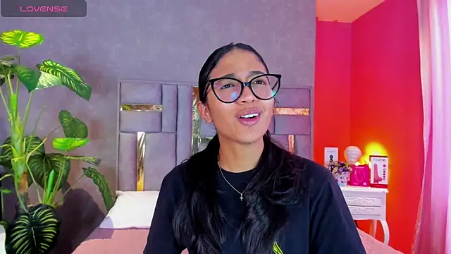 Tyla Ks online show from 04/07/26, 07:37